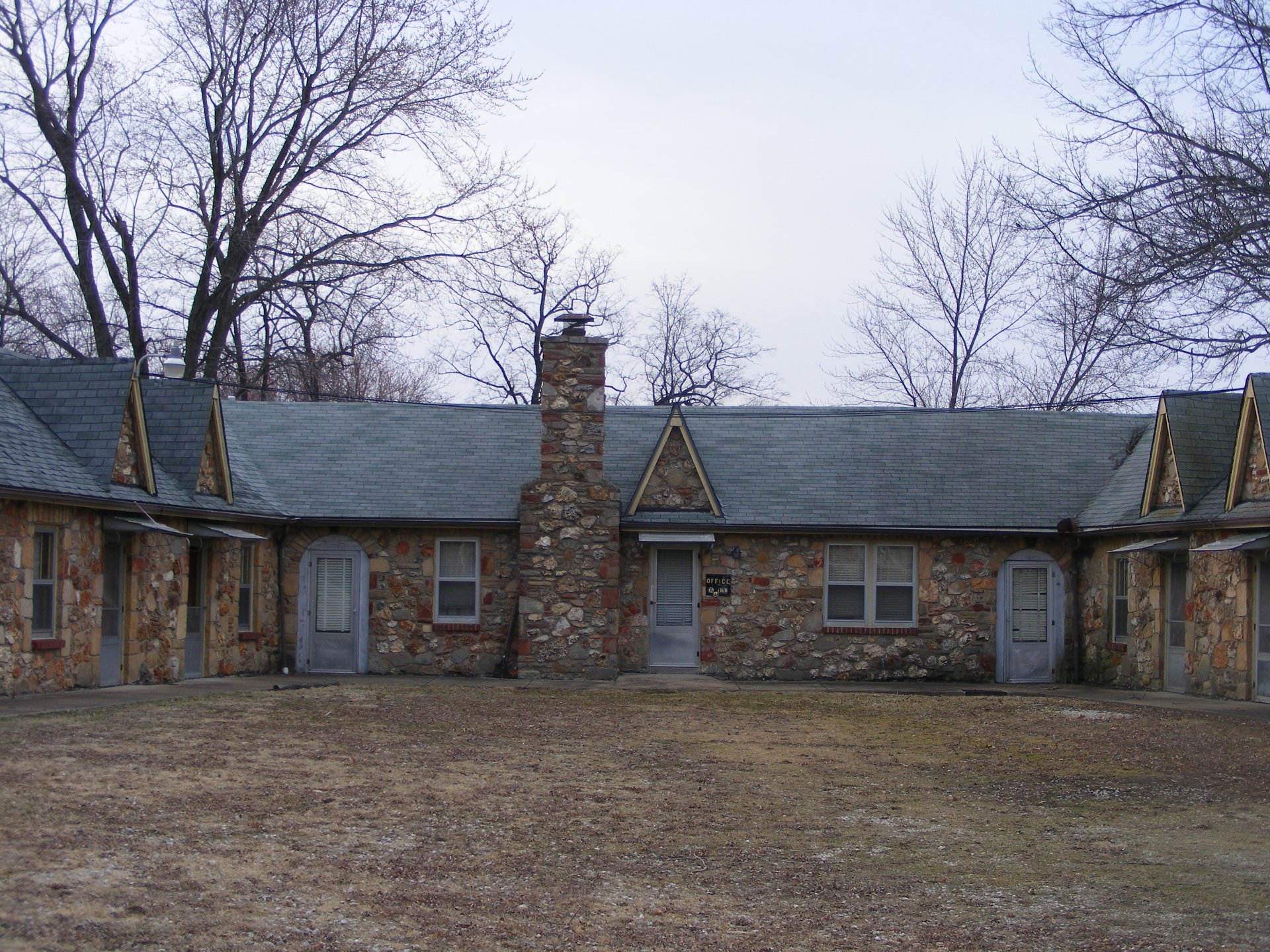Sullivan MO: “Shamrock Motel Court”