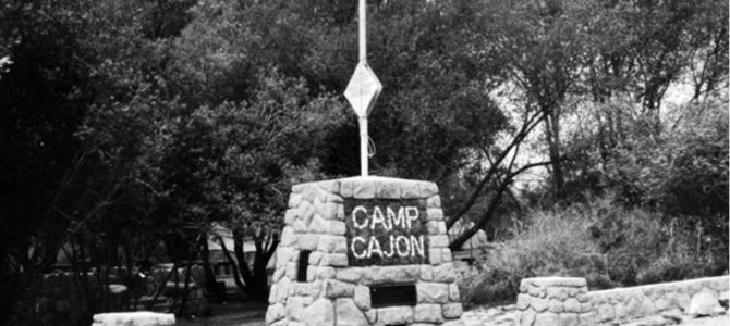 Camp Cajon CA: Monument Wiederaufbau